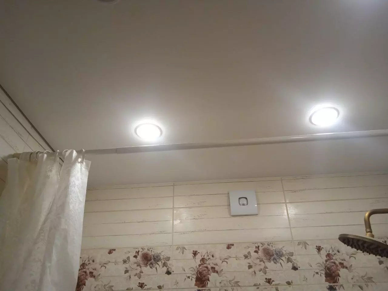 Матовый натяжной потолок в ванную, фото 2